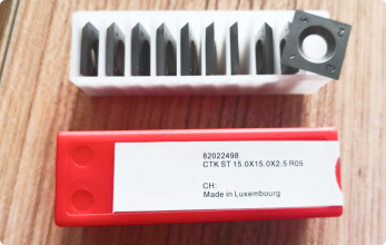 <h3 data-end="716" data-start="676"><span style="color:#c0392b;"><strong data-end="714" data-start="680">Ножи из европейских материалов</strong></span></h3> 